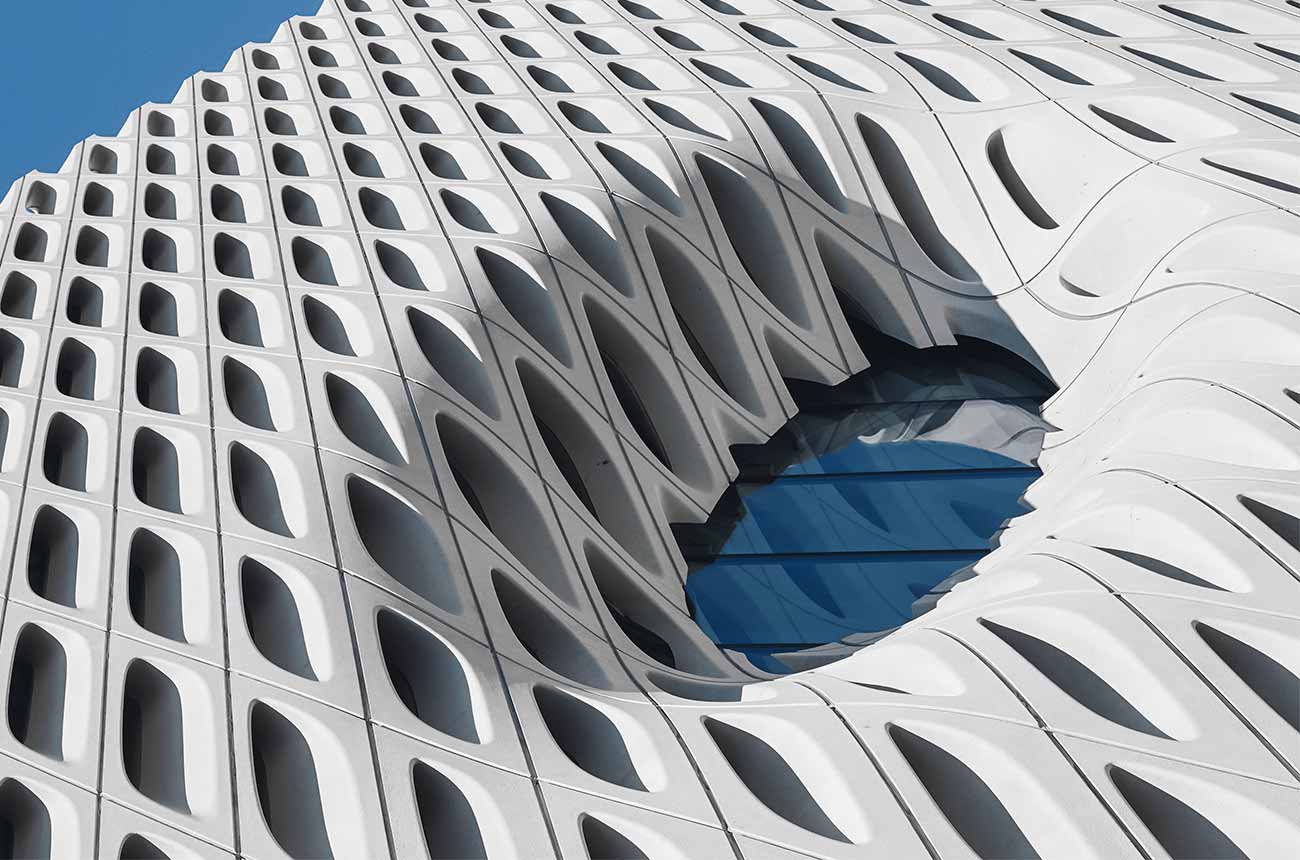 Responsive building envelope concepts in zero emission neighborhoods and smart cities